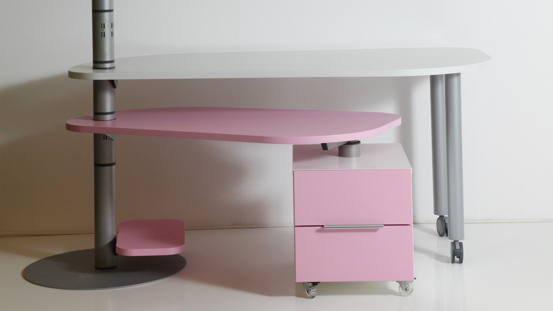 SPIN -  children desk